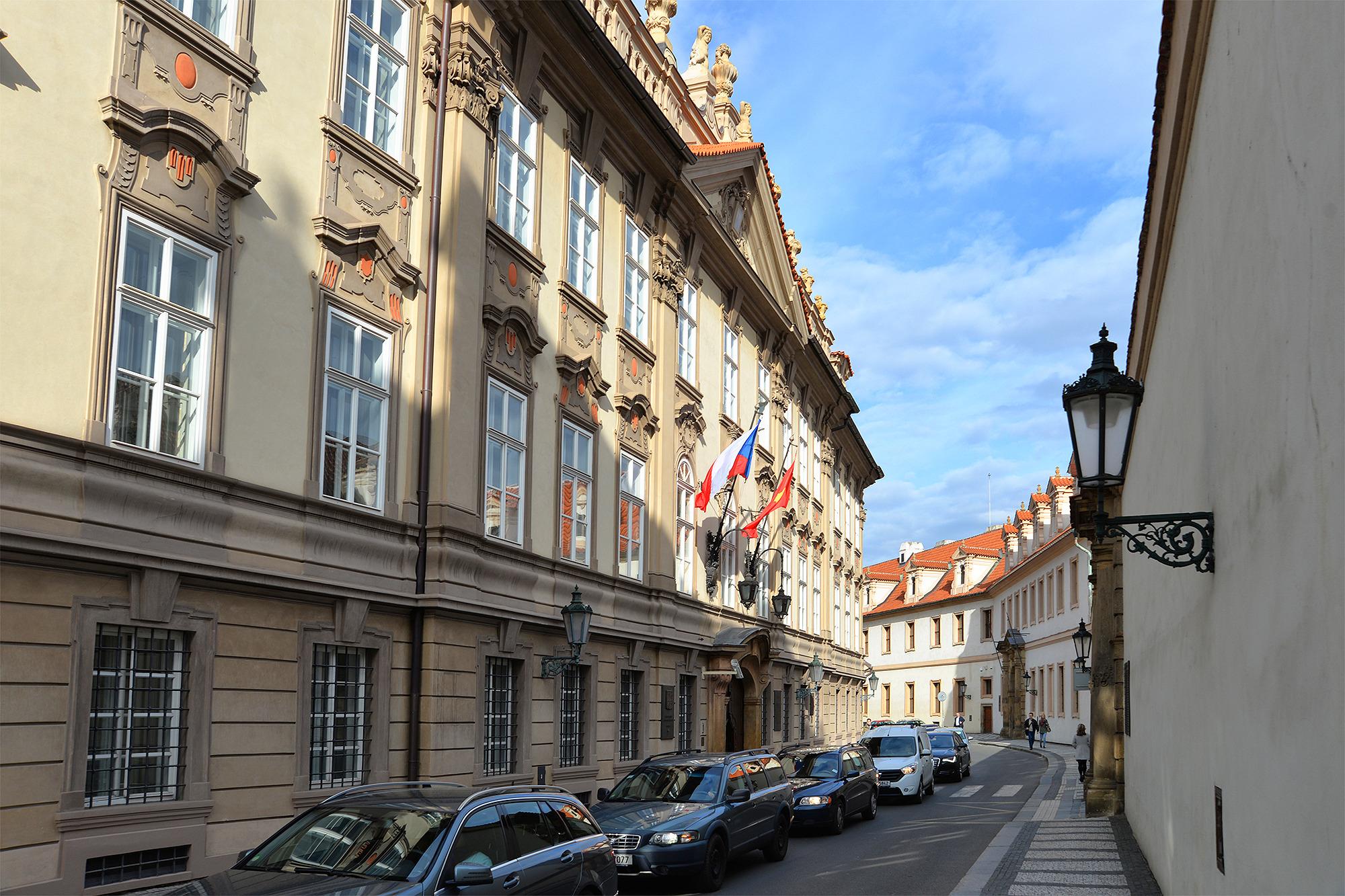 Коловратский дворец на Вальдштейнской улице, Прага, Чехия