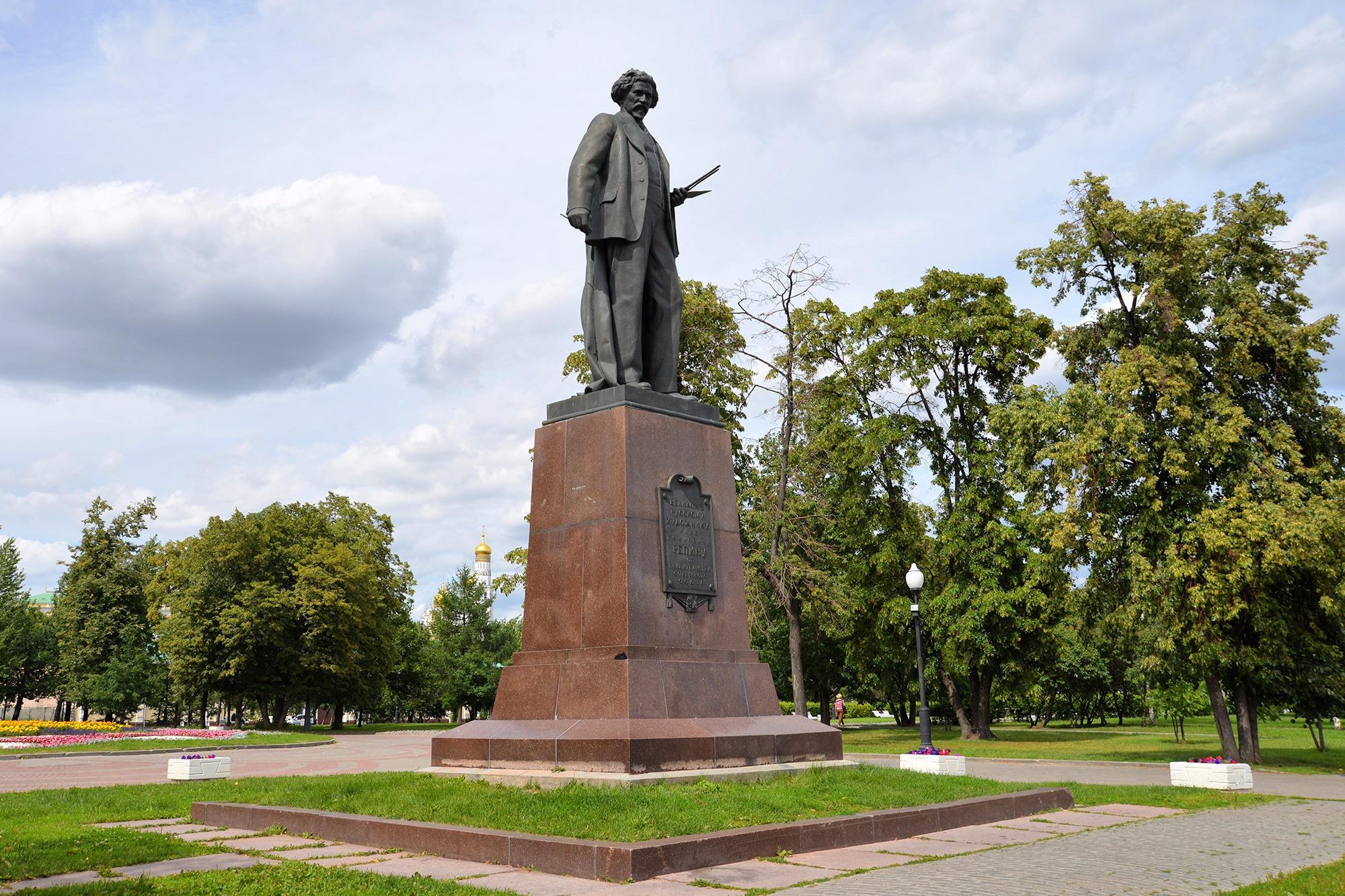Памятник репину в москве