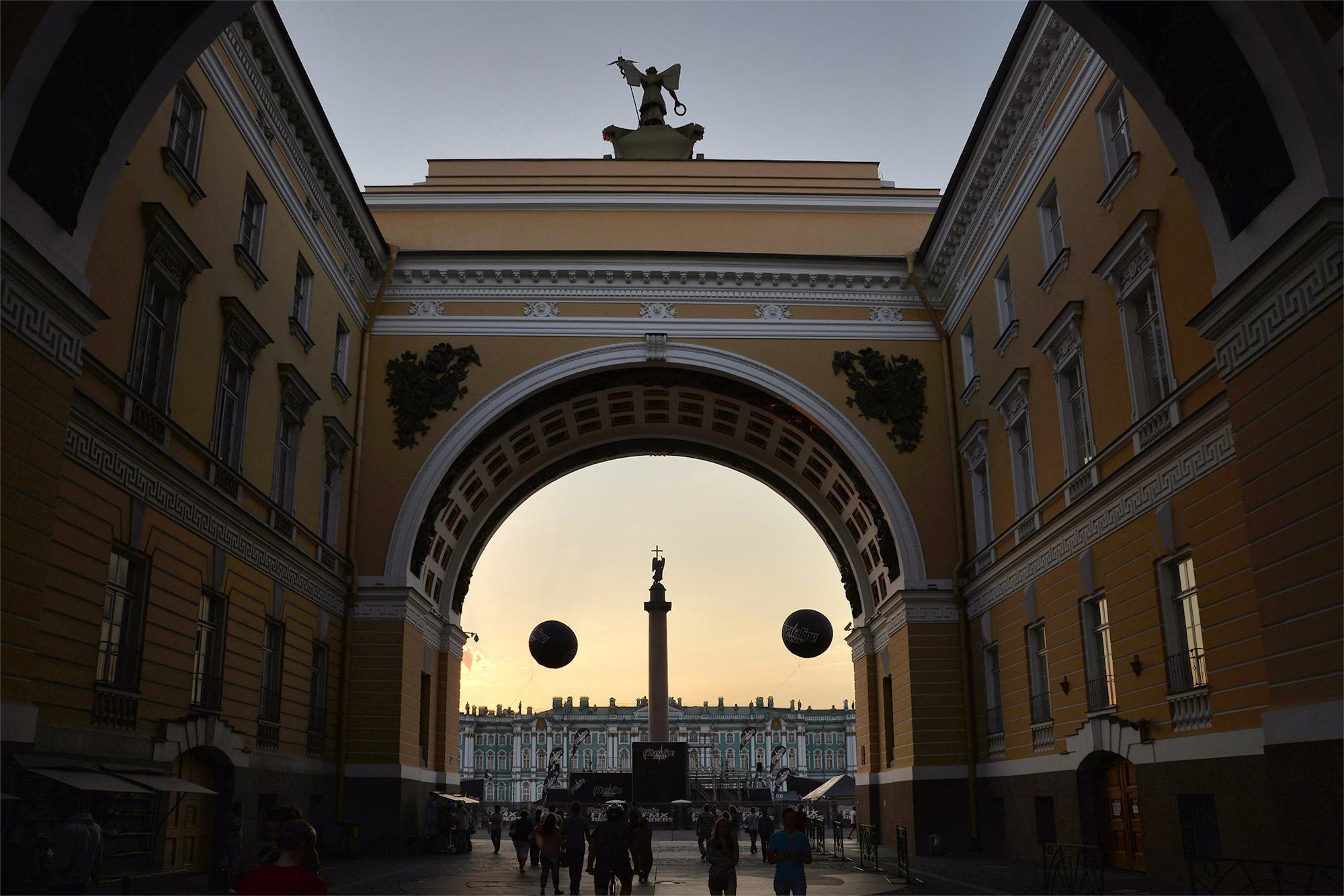 Триумфальная арка в санкт петербурге на дворцовой