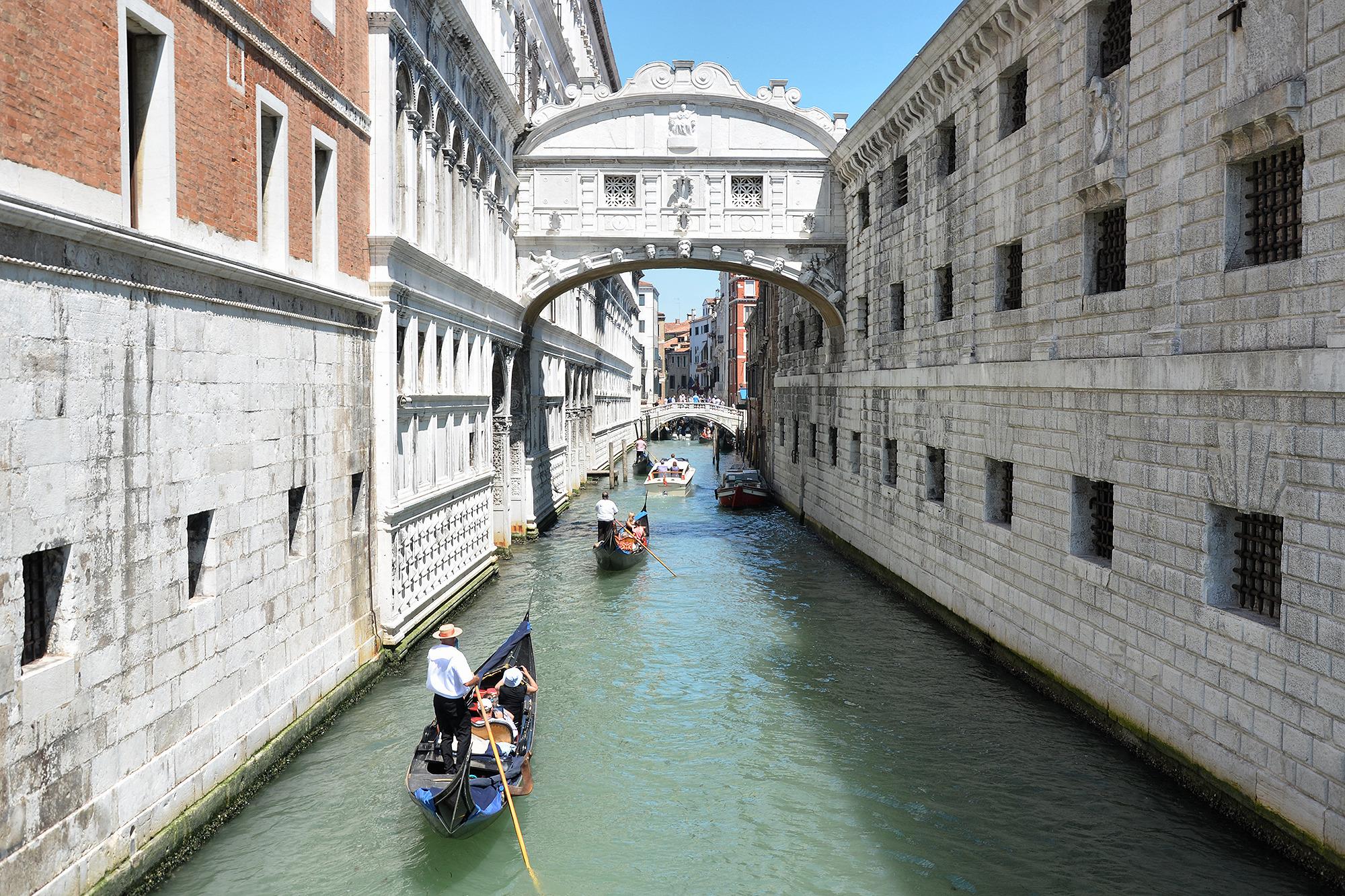 Дворец дожей в Венеции мост вздохов